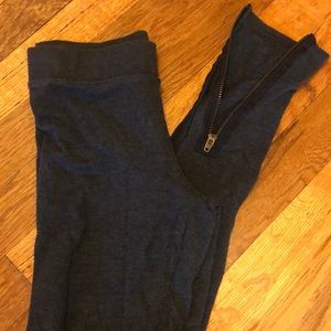 American Eagle leggings size XS.